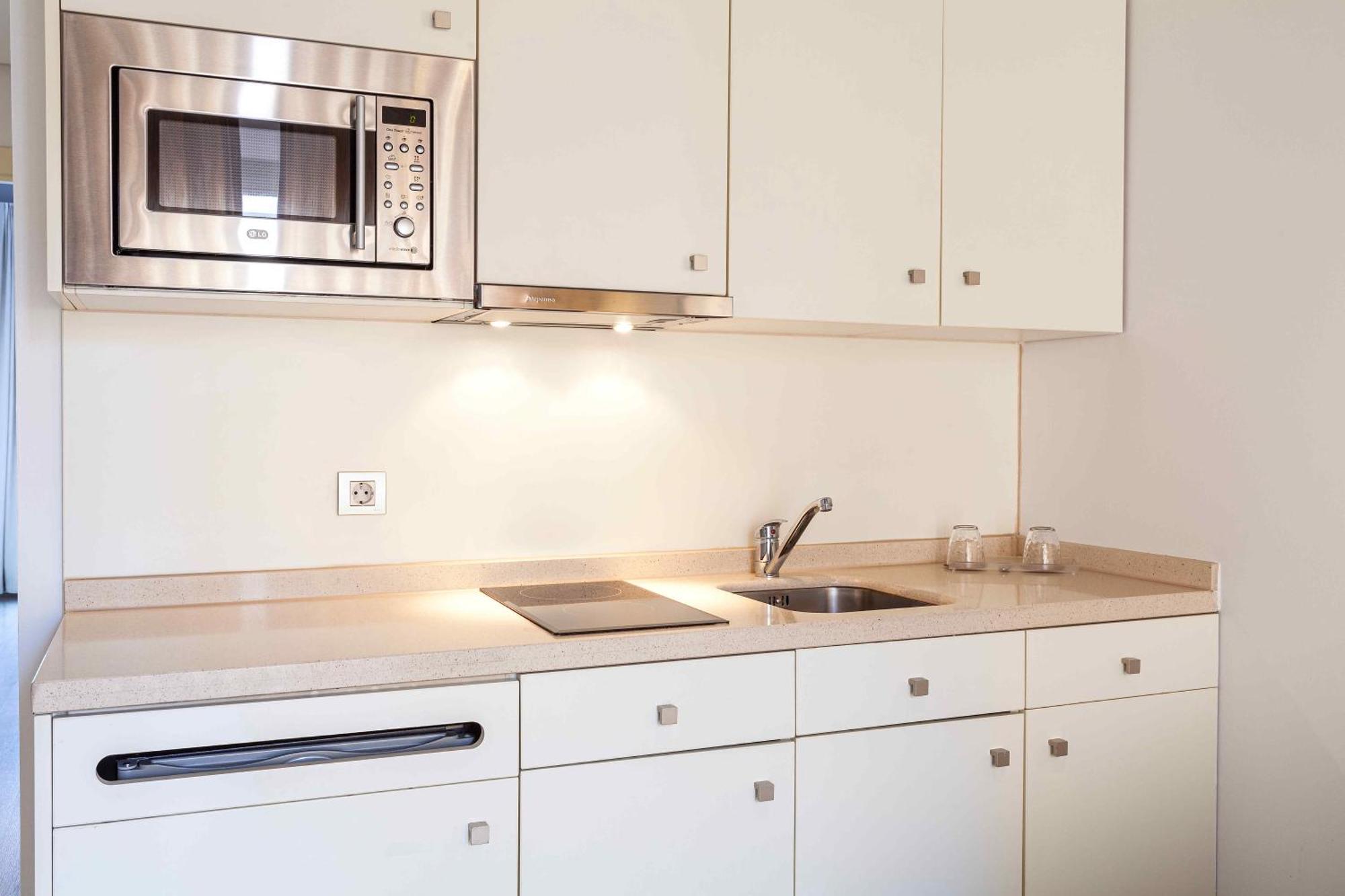 Suites Viena Plaza De Espana Мадрид Екстериор снимка